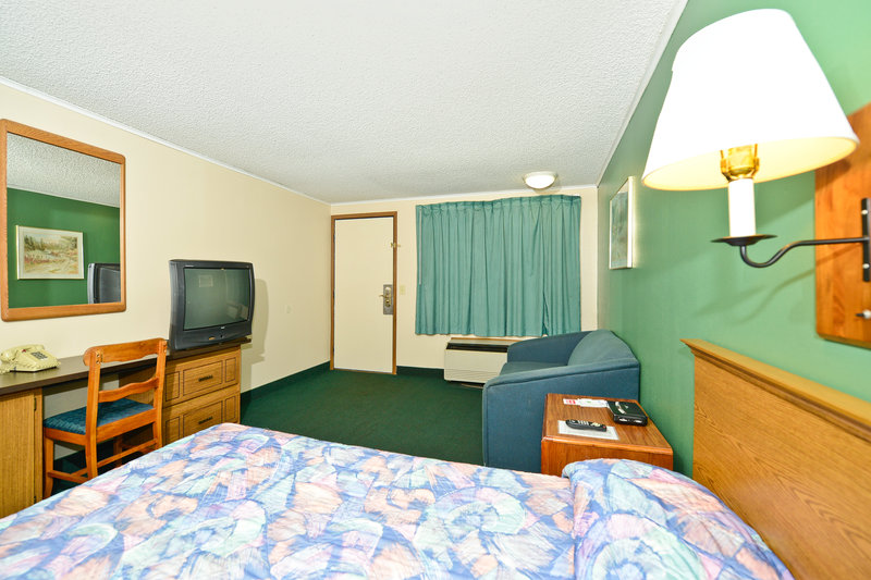 Americas Best Value Inn - Covington, VA