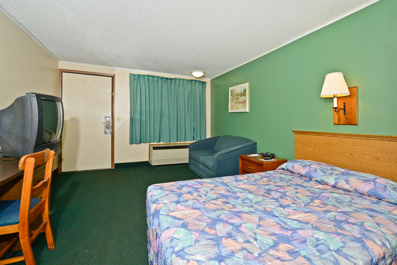 Americas Best Value Inn - Covington, VA