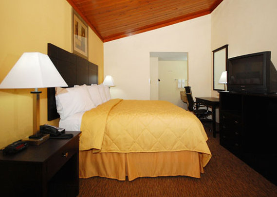 Quality Inn Tullahoma - Tullahoma, TN