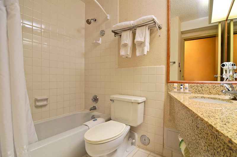 Best Western Plus Schaumburg Hotel & Conference Center - Schaumburg, IL