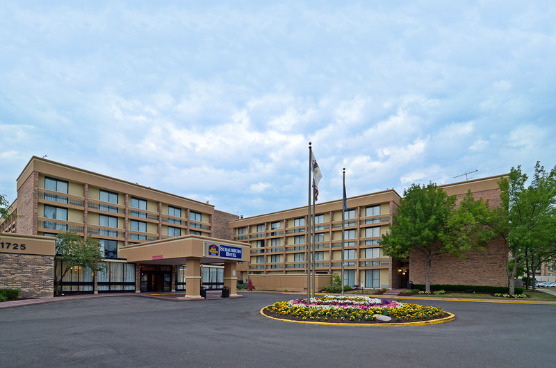 Best Western Plus Schaumburg Hotel & Conference Center - Schaumburg, IL
