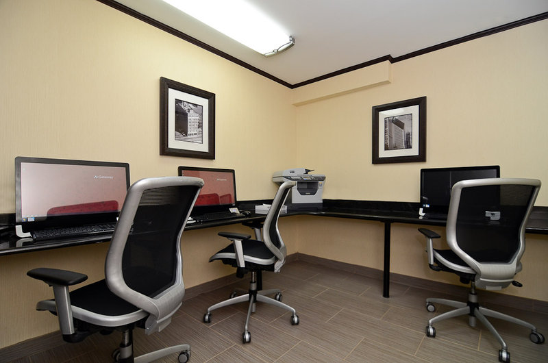 Best Western Plus Schaumburg Hotel & Conference Center - Schaumburg, IL