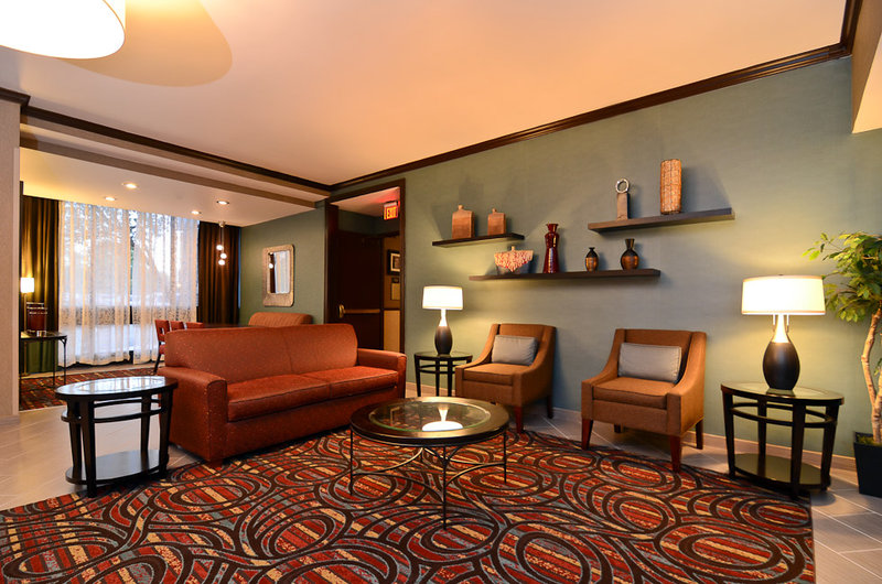 Best Western Plus Schaumburg Hotel & Conference Center - Schaumburg, IL