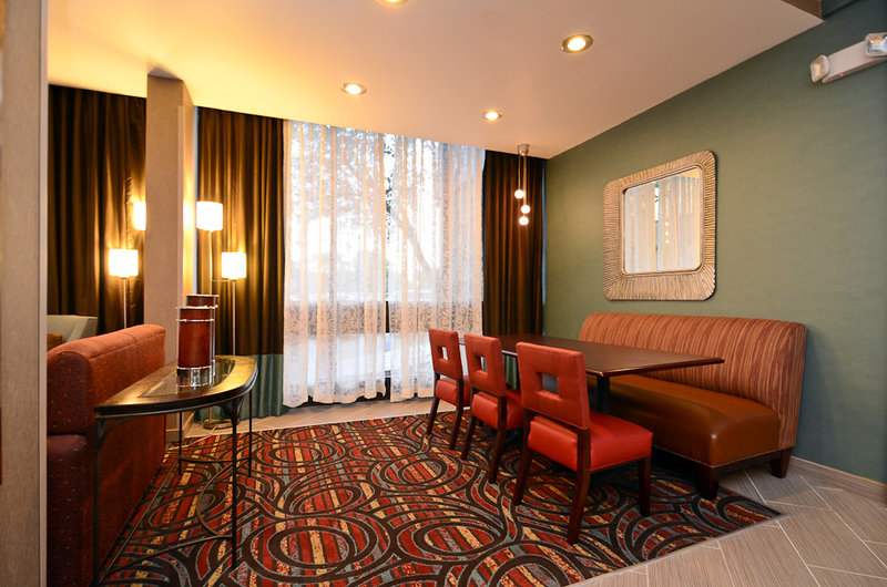 Best Western Plus Schaumburg Hotel & Conference Center - Schaumburg, IL