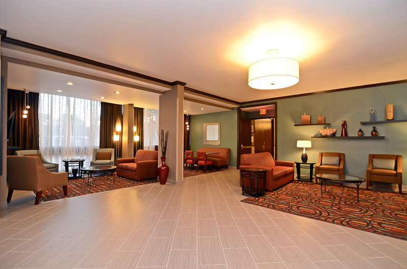 Best Western Plus Schaumburg Hotel & Conference Center - Schaumburg, IL