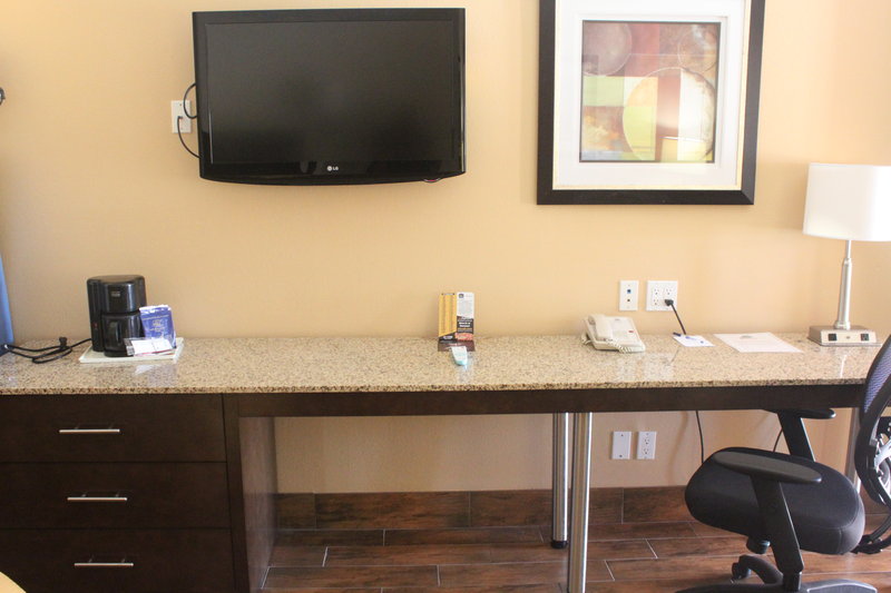 Holiday Inn Express & Suites Raymondville - Raymondville, TX