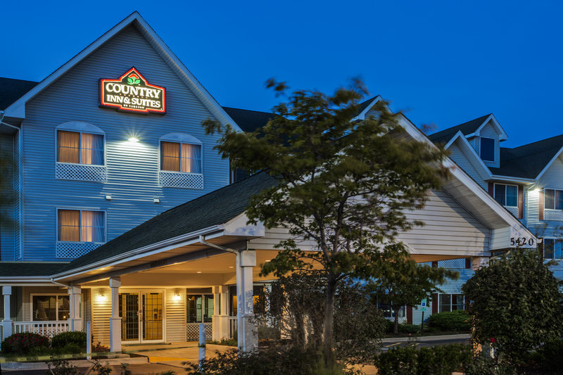 Country Inn & Suites Gurnee - Gurnee, IL