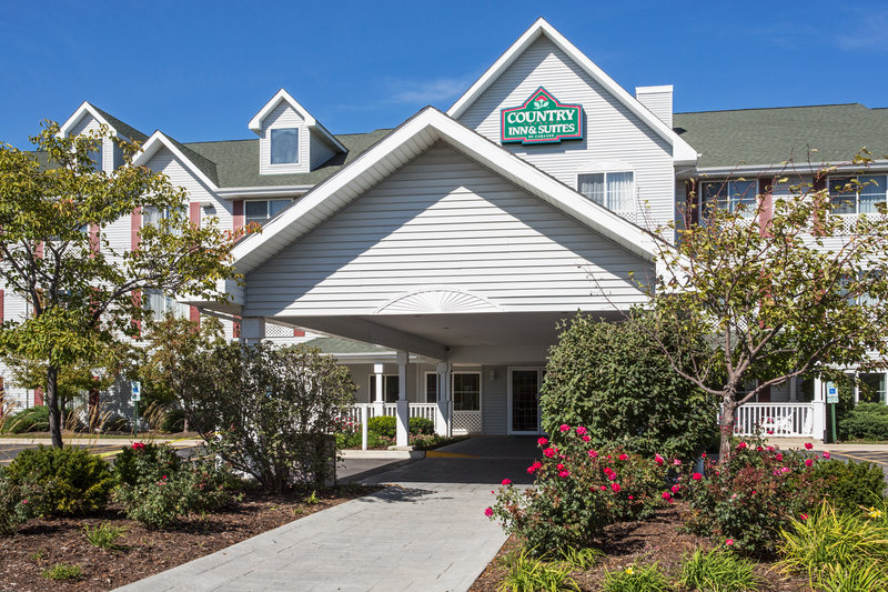 Country Inn & Suites Gurnee - Gurnee, IL