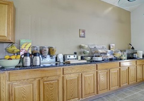 Super 8 - Kewanee, IL