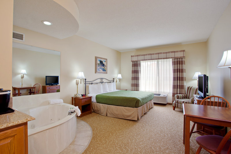 Country Inn & Suites - Shakopee, MN