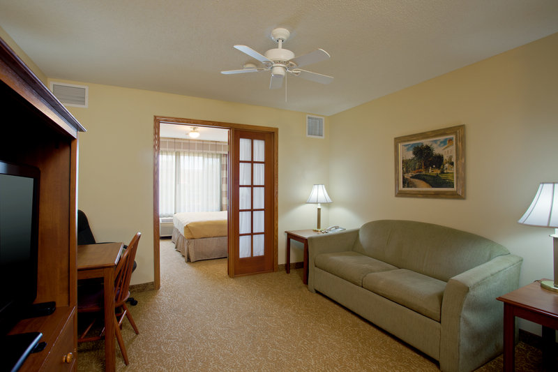 Country Inn & Suites - Shakopee, MN