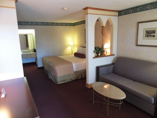 Guesthouse Inn And Suites - Gainesville, GA
