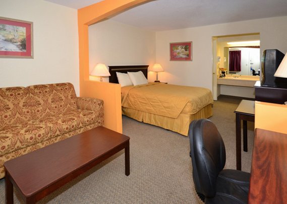 Rodeway Inn - Olathe, KS
