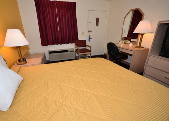Rodeway Inn - Olathe, KS