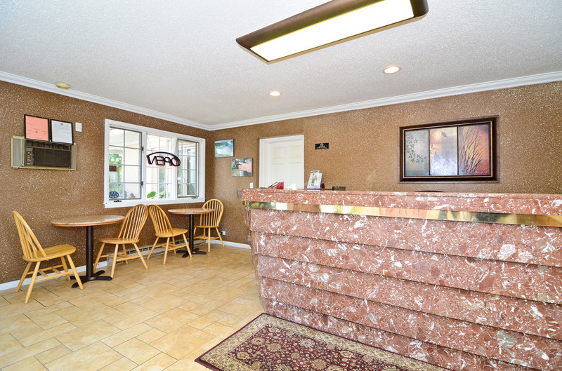 Americas Best Value Inn - Clarence, NY