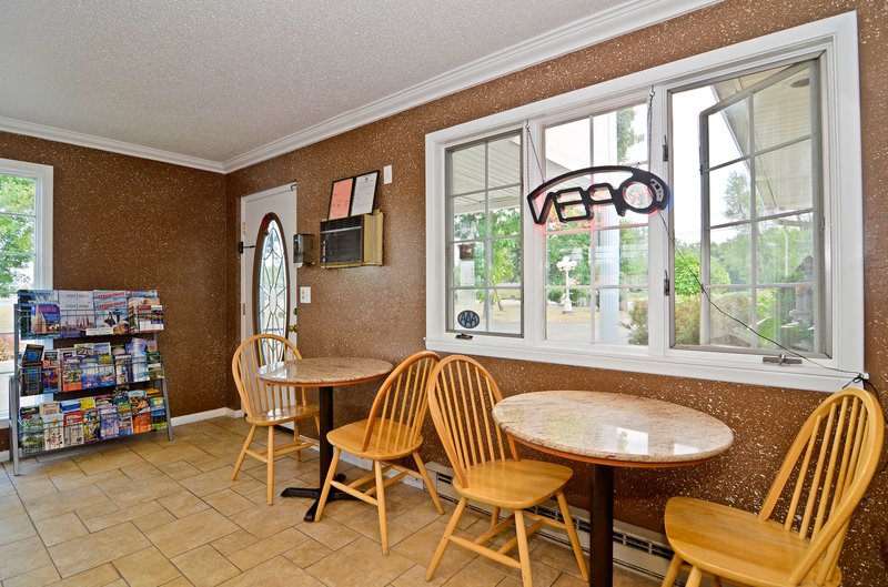 Americas Best Value Inn - Clarence, NY