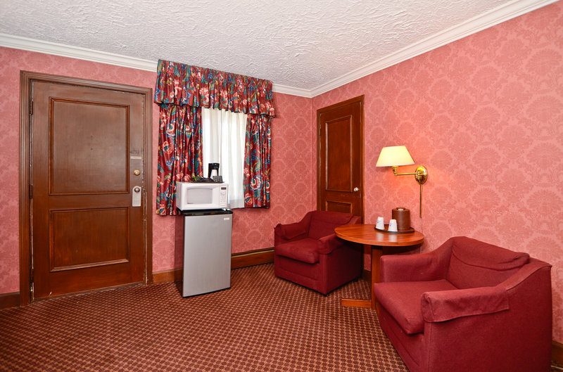 Americas Best Value Inn - Clarence, NY