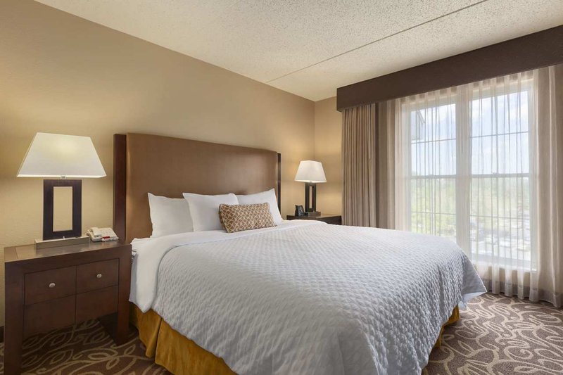 Embassy Suites By Hilton Pittsburgh International Airport - Coraopolis, PA