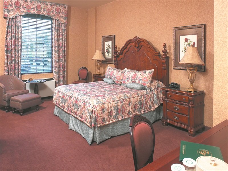 Inn By The Lake - Gilbertsville, KY