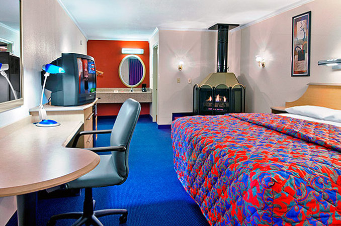 Motel 6 Gatlinburg Smoky Mountains - Gatlinburg, TN