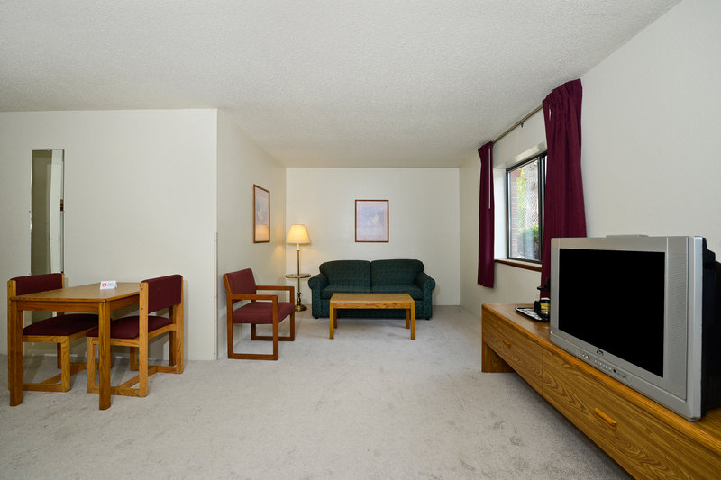 Americas Best Value Inn - Whitehall, MI