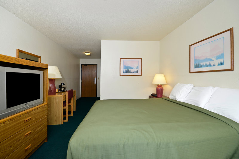 Americas Best Value Inn - Whitehall, MI