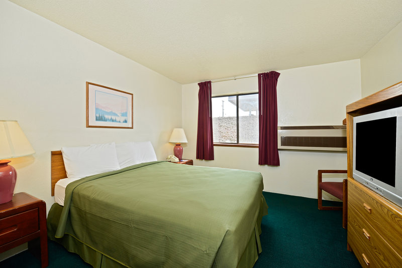 Americas Best Value Inn - Whitehall, MI