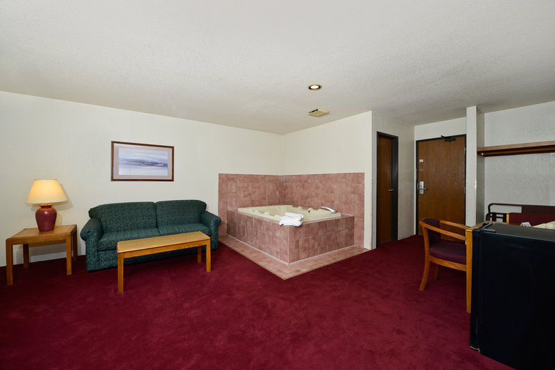 Americas Best Value Inn - Whitehall, MI