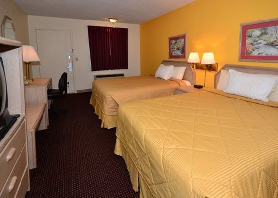 Rodeway Inn - Olathe, KS