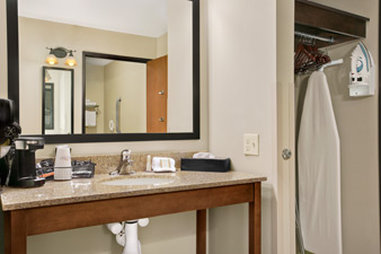 Baymont Minot - Lawrenceburg, TN