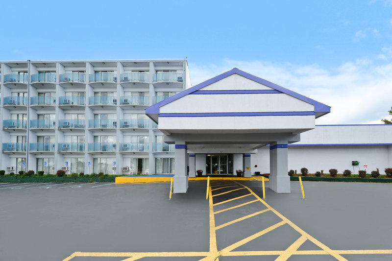 Americas Best Value Inn - Benton Harbor, MI