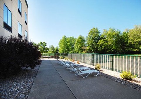 Comfort Suites