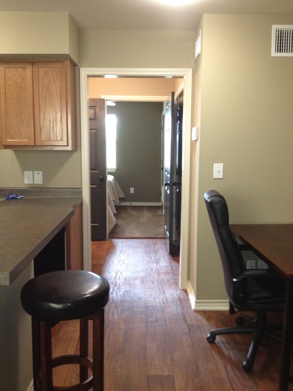 Eagles Den Suites - Carrizo Springs, TX