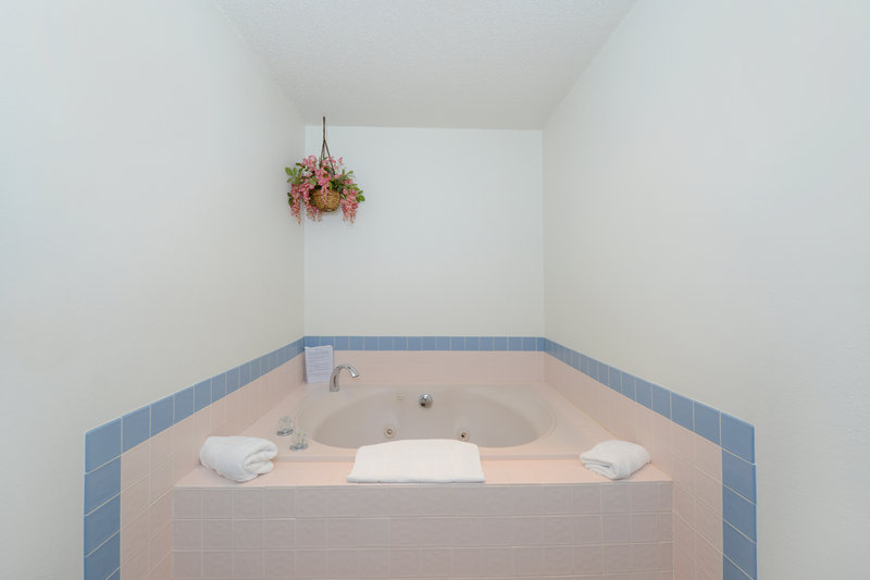 Americas Best Value Inn Charlotte, Mi - Charlotte, MI