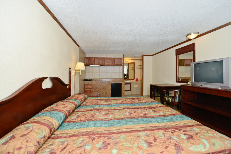Econo Lodge - Warren, MI