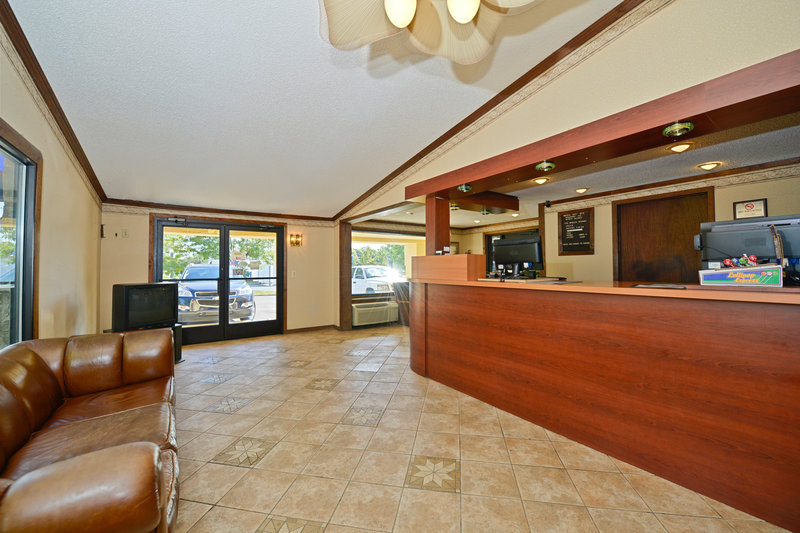 Econo Lodge - Warren, MI
