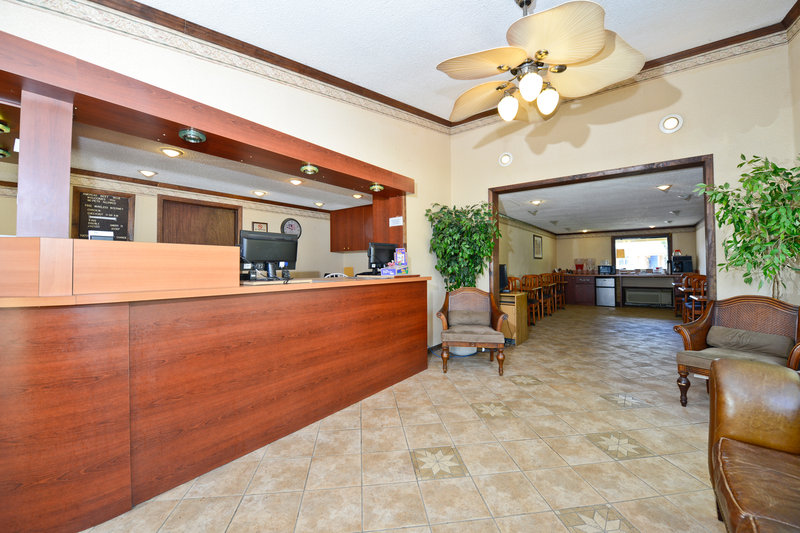 Econo Lodge - Warren, MI