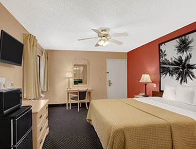 Howard Johnson - El Centro, CA
