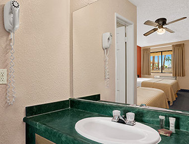 Howard Johnson - El Centro, CA