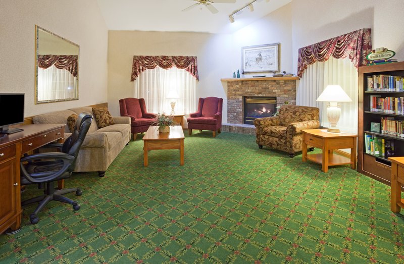 Country Inn & Suites Grand Rapids - Grand Rapids, MI