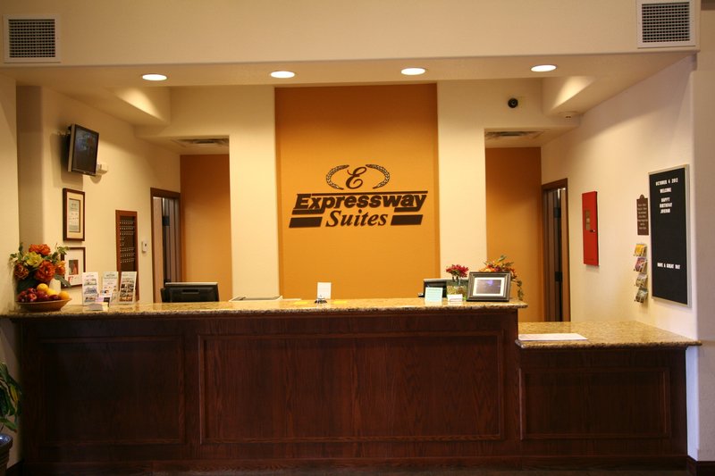 Expressway Suites - Fargo, ND