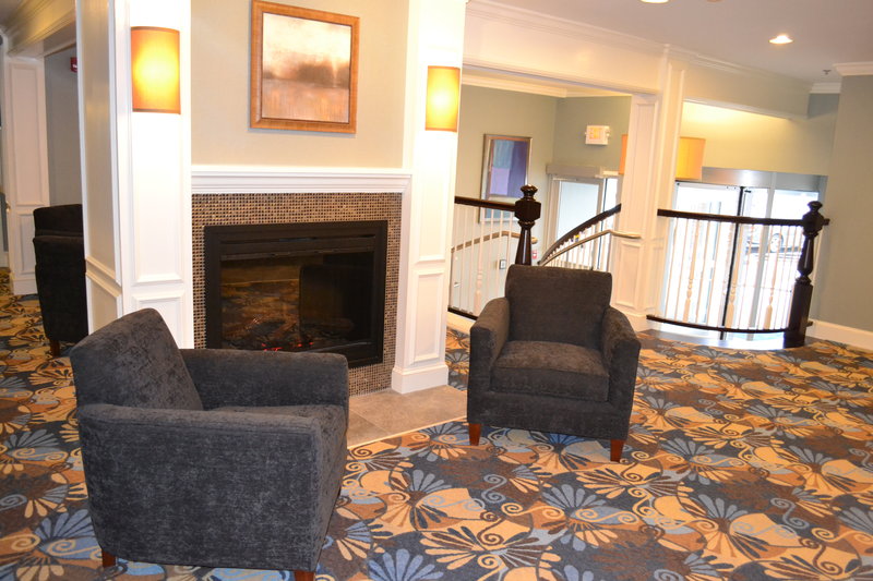 Holiday Inn Express & Suites MERRIMACK - Merrimack, NH
