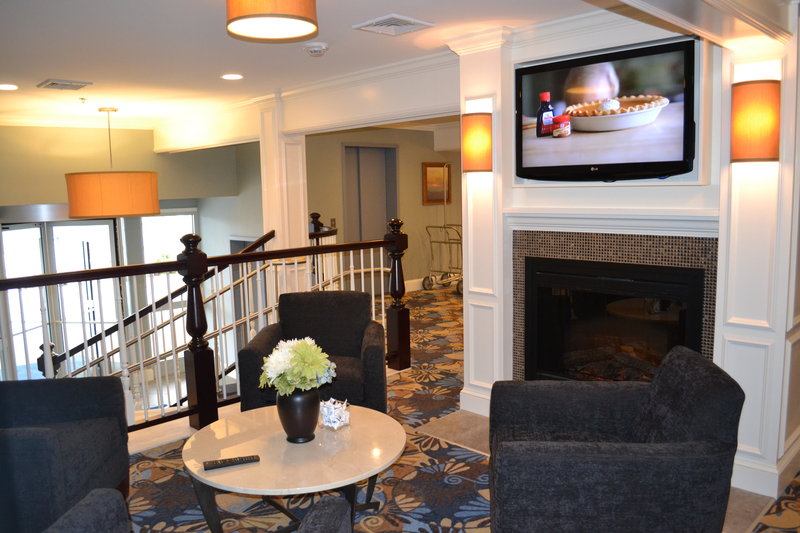 Holiday Inn Express & Suites MERRIMACK - Merrimack, NH