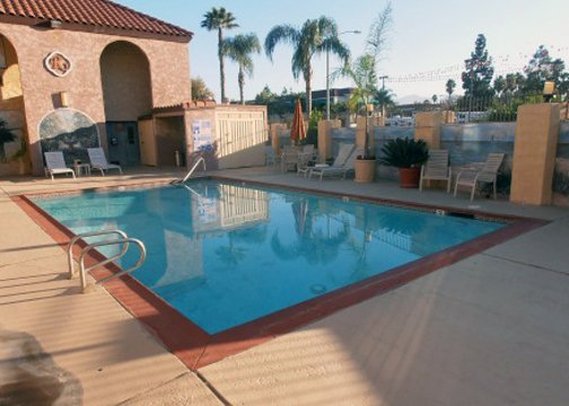 Red Tile Inn - Colton, CA