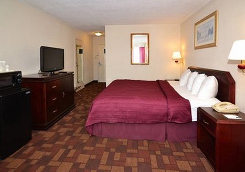 Quality Inn & Suites - Chambersburg, PA