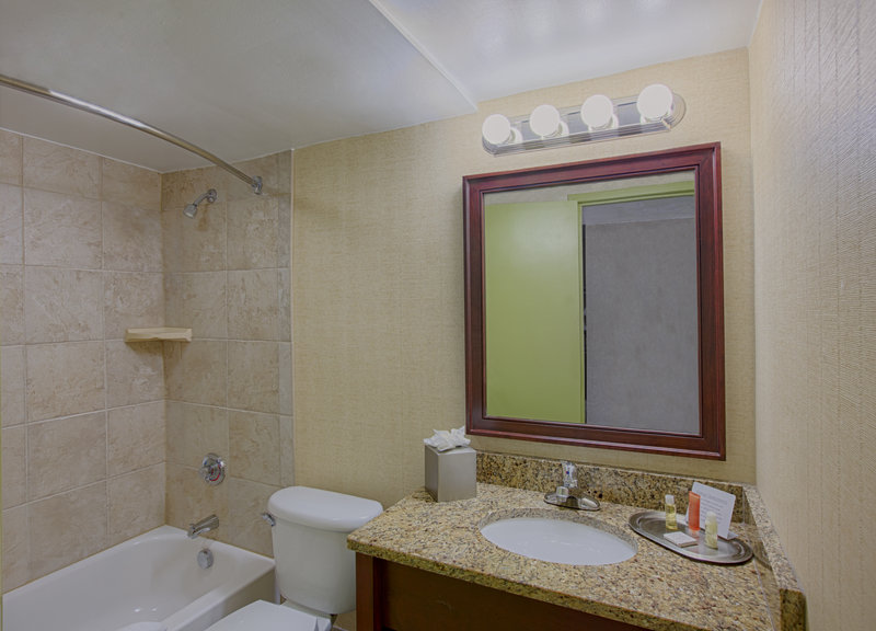 Beach Quarters Resort Rsrvtns - Virginia Beach, VA