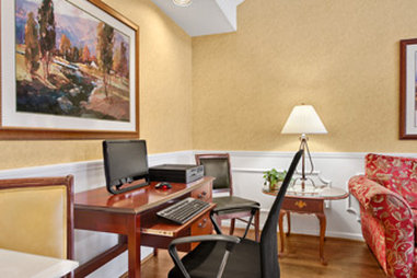 Baymont Inn & Suites Waycross - Waycross, GA