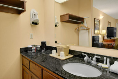 Baymont Inn & Suites Waycross - Waycross, GA