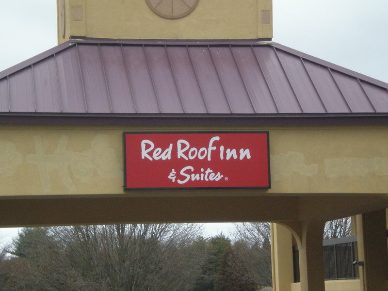 Red Roof Inn & Suites Clinton - Clinton, TN