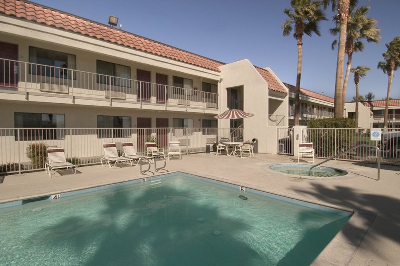 Red Roof Inn Palm Springs-Thousand Palms - Thousand Palms, CA